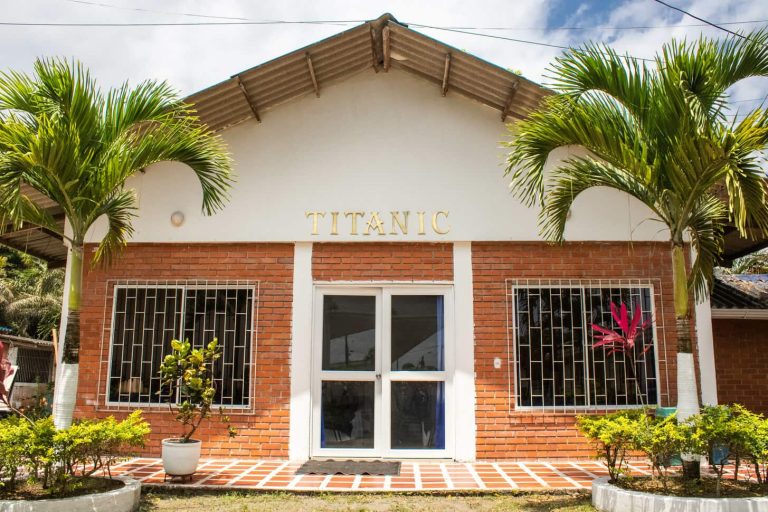 Hotel villa del sol Tumaco - Salón Titanic